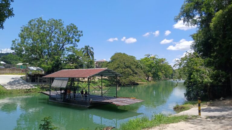 why visit Belize in April